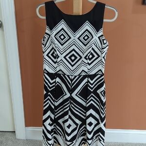London Times Black and White Geometric Midi Dress